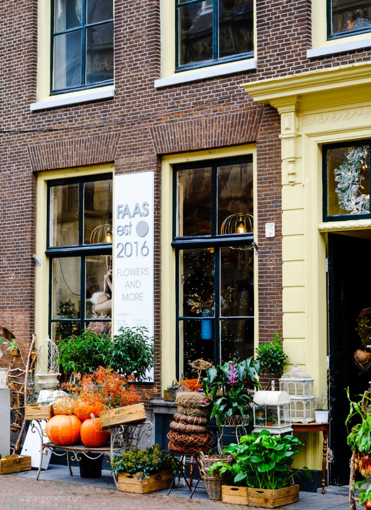 Ein Vormittag im hübschen Städtchen Leiden in Holland.