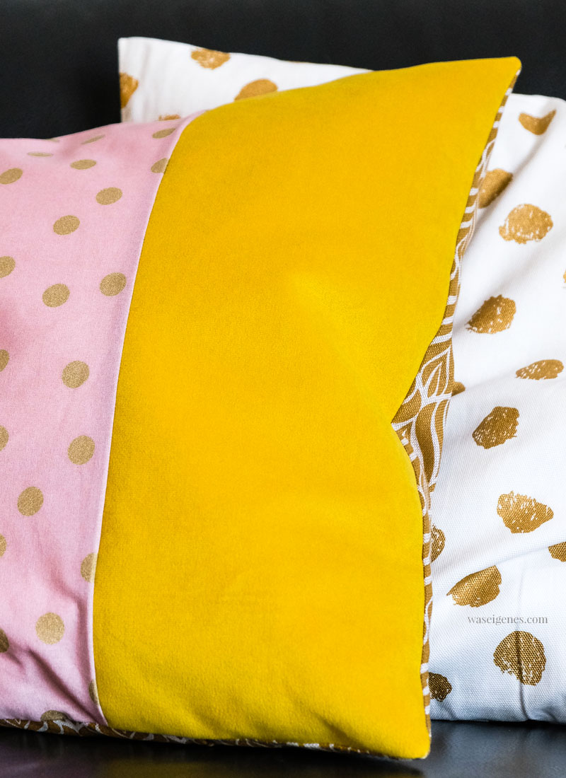 Treffpunkt Sofaecke: DIY Kissenbezüge in knalligen Herbsttönen | senfgelb, altrosa, schwarz, gold & orange | waseigenes.com #kissenbezüge #diy #sofakissen #apfelkissen