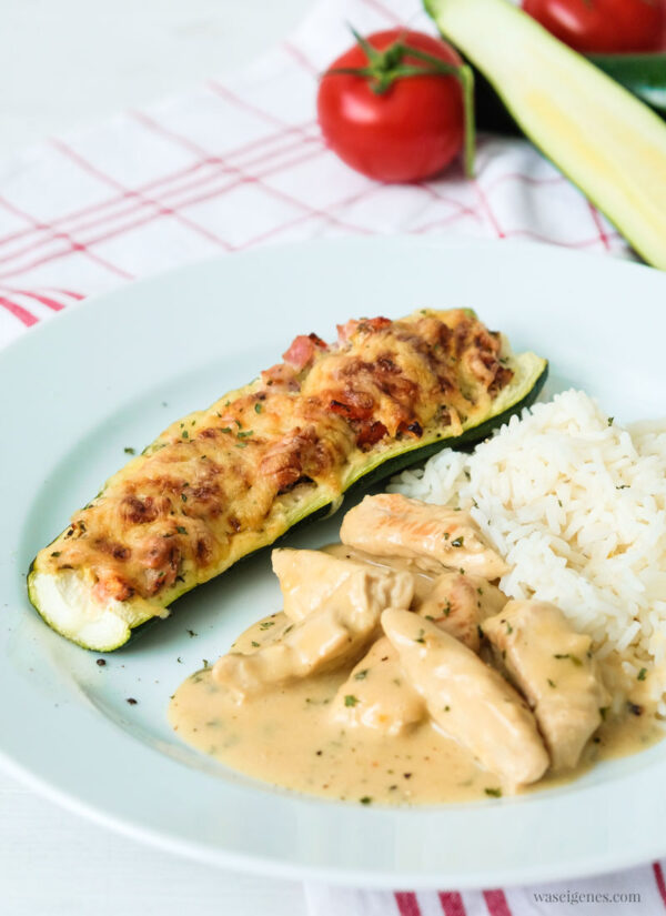 Gefüllte Zucchini mit Putengeschnetzeltem und Reis | was eigenes