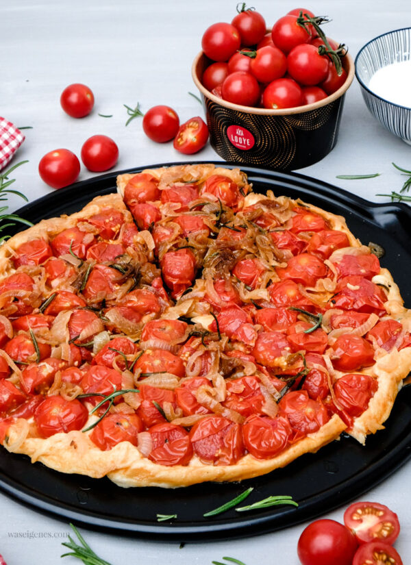 Rezept für eine köstliche Tomaten-Tarte mit Rosmarin.