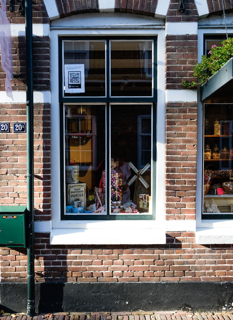 Holland - Niederlande: Veere, hübsches Dörfchen mit historischem Stadtkern in der Provinz Zeeland, Omas Shoepwinkel, Bonbon Geschäft, waseigenes.com