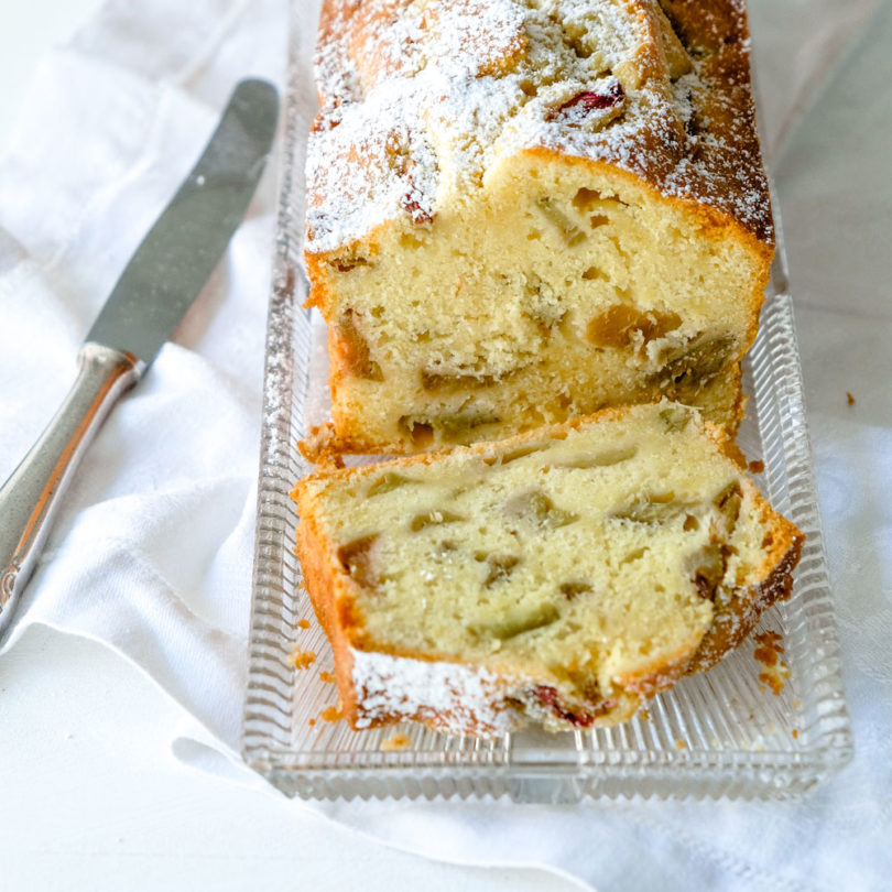 Rhabarber-Kastenkuchen mit Joghurt - sonst ohne Schnickeldi {Rezept}