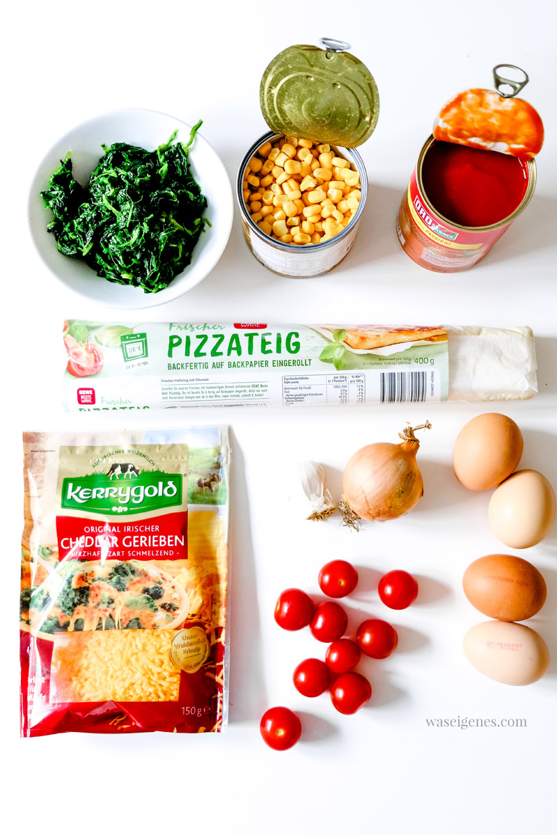Rezept: Spinat-Pizza mit Mais, Honigtomaten und Spiegelei | waseigenes.com #we #waseigenes #spinatpizza