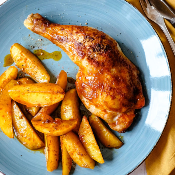 Hähnchenschenkel mit Honig-Marinade und Kartoffeln aus dem Ofen