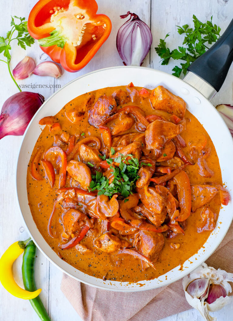 Paprika Sahne Hähnchen mit Bandnudeln | waseigenes.com