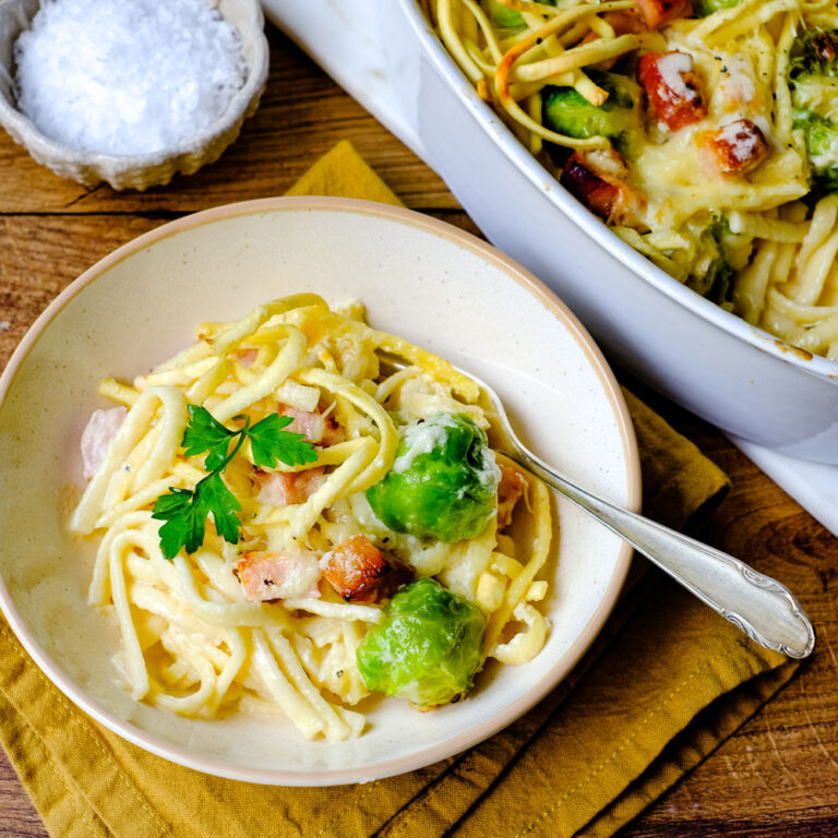 Spätzleauflauf mit Rosenkohl und Kasseler | waseigenes.com