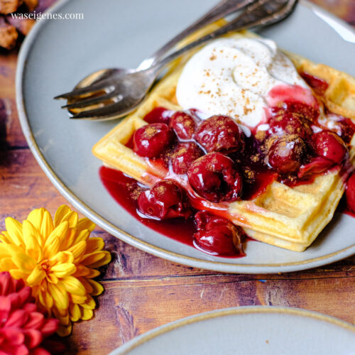 Waffeln mit Kirschen - Beste Waffelrezept ever &amp; Punschkirschen