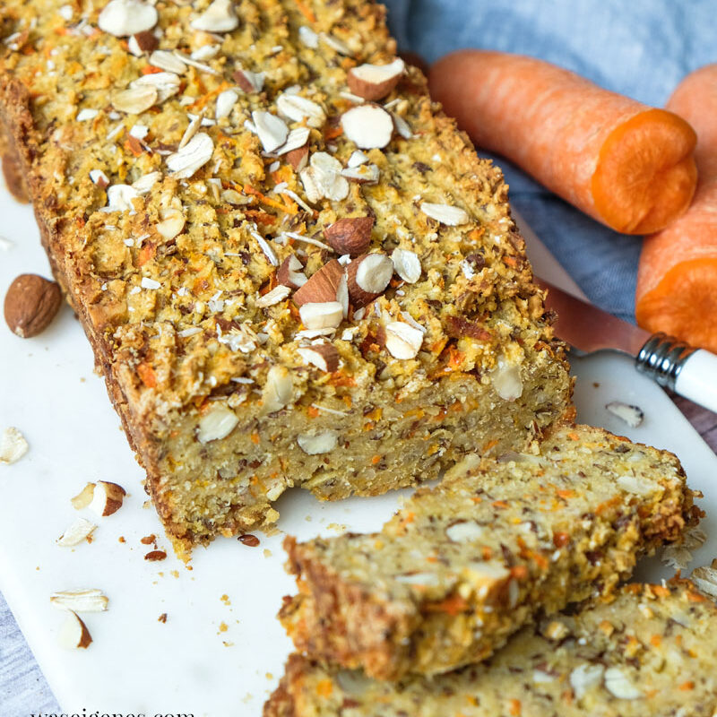 Haferflocken-Möhren-Brot Mit Quark & Mandeln {ohne Mehl}