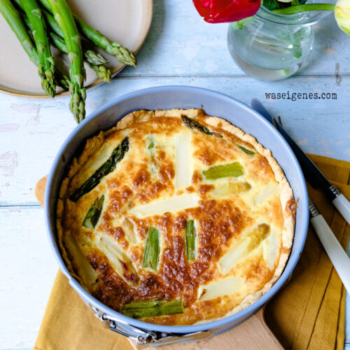 Spargelquiche mit grünem &amp; weißem Spargel – ganz einfach