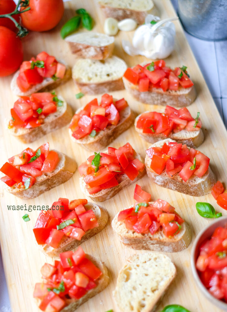 Klassische Bruschetta - das Original! Geröstetes Brot mit Tomaten