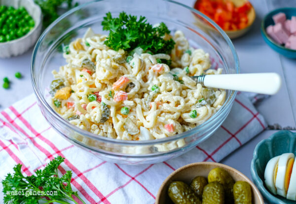 Nudelsalat - Rezept für den beliebten Salatklassiker