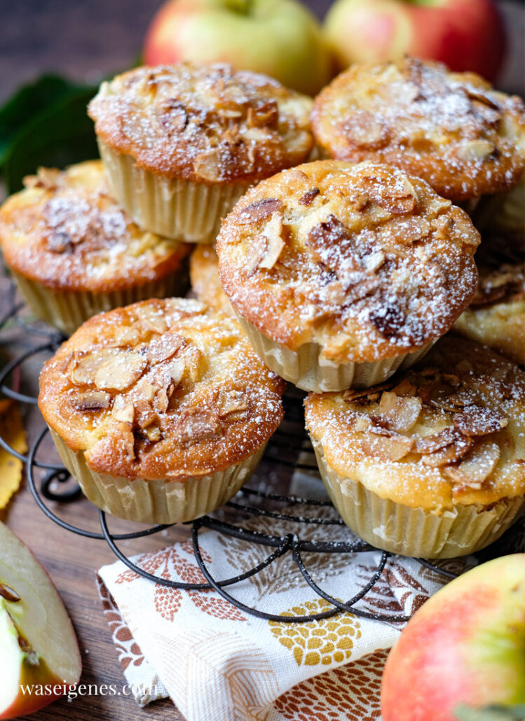 Rezept: Apfel-Mandel-Muffins mit gebrannten Mandeln - Rezepte mit Äpfel, schnell und einfach! Was backe ich heute? Rezepte für jeden Tag von waseigenes.com