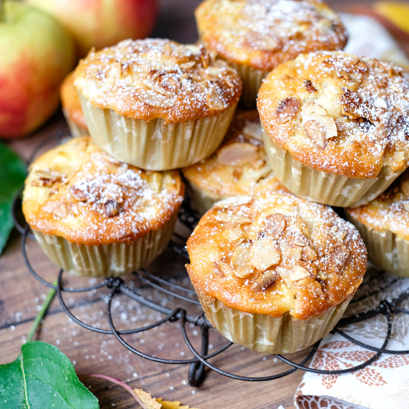 Rezept: Apfel-Mandel-Muffins mit karamellisierten Mandeln - Rezepte mit Äpfel, schnell und einfach! Was backe ich heute? Rezepte für jeden Tag von waseigenes.com