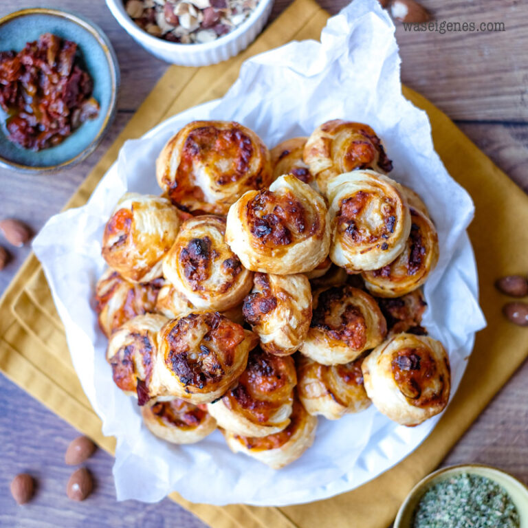 Blätterteigschnecken mit getrockneten Tomaten | waseigenes.com