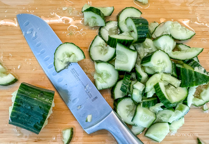 Rezept: Scharfer Chinesischer Gurkensalat mit Chiliflocken und Sesamöl | waseigenes.com