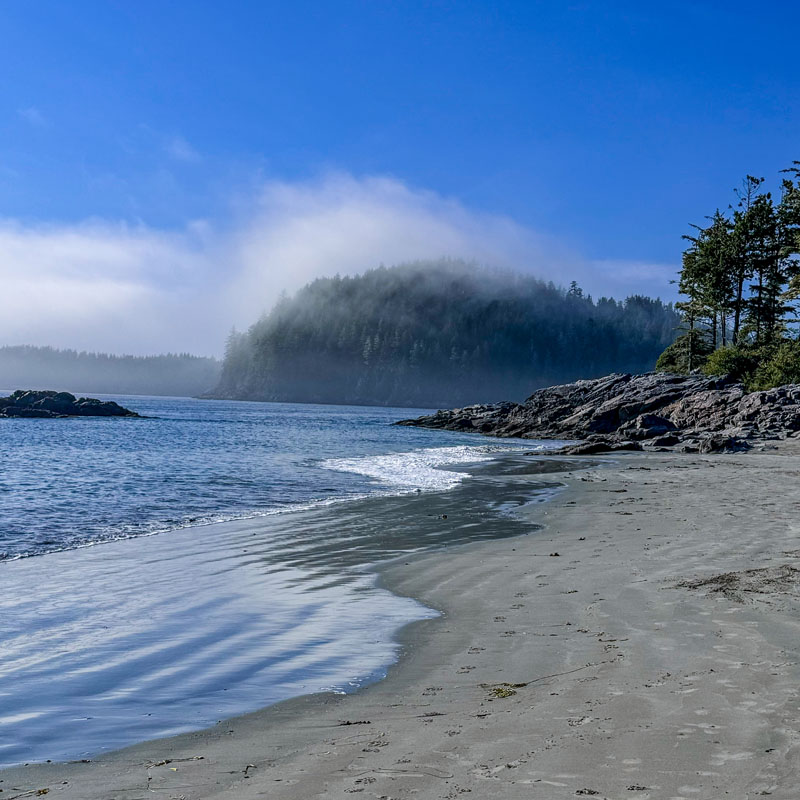 Tofino - Vancouver Island in British Columbia, Kanada - entspannte Stadt für Surfer, Wanderer & Camper, Regenwald & Pazifischer Ozean | waseigenes.com | Tonquin Beach