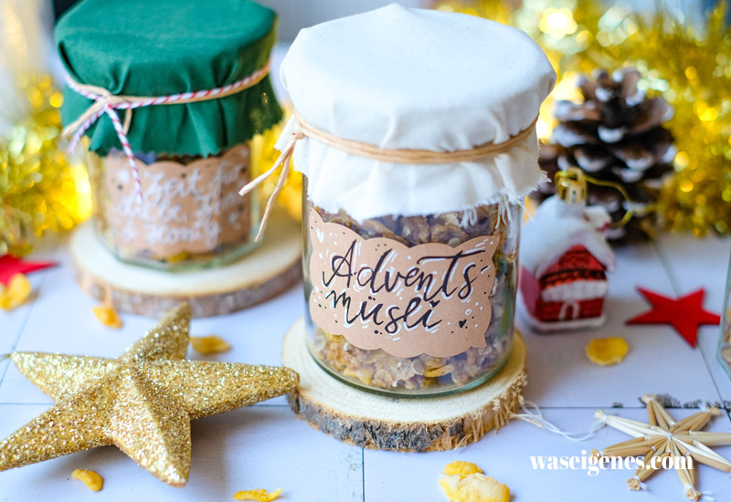 Rezept: Adventsmüsli! - Mein Knuspermüsli mit Honig & Zimt, mit Walnüssen, Haferflocken und Cornflakes wird in der Pfanne auf dem Herd gebacken | Geschenk aus der Küche | Wichtelgeschenk | waseigenes.com