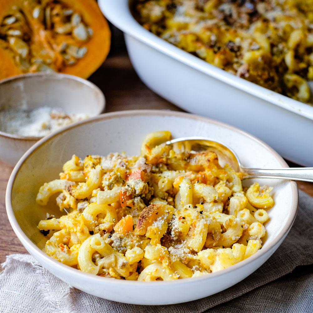 Rezept: Nudel-Kürbis-Gratin mit Hack und Walnuss-Semmelbrösel-Kruste | waseigenes.com | Was koche ich heute?