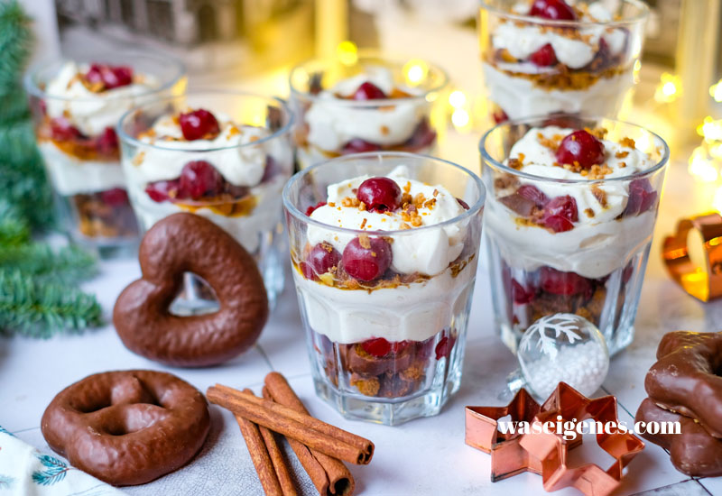 Rezept: Weihnachtliches Lebkuchen-Schichtdessert für die Festtage {mit Schattenmorellen und Mascarpone-Zimtcreme} | waseigenes.com