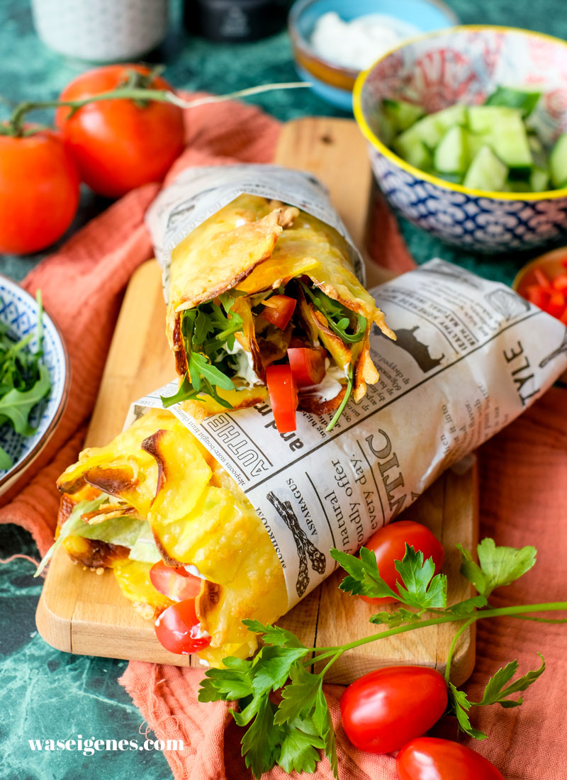 Kartoffel Wrap – herzhaft, knackig-frisch und sättigend – gefüllt mit  Rucola, Crème fraîche, Tomaten & Salatgurke